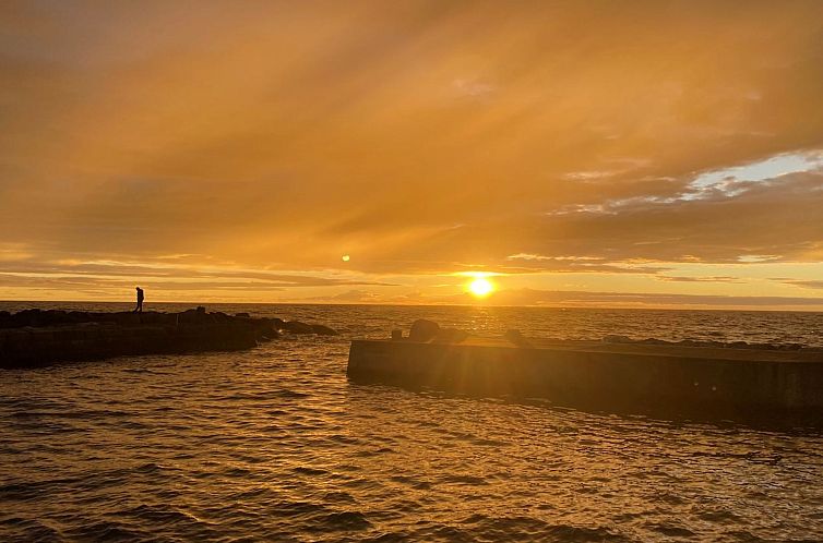 Vakantiehuis "Scarlet" - 5m from the sea