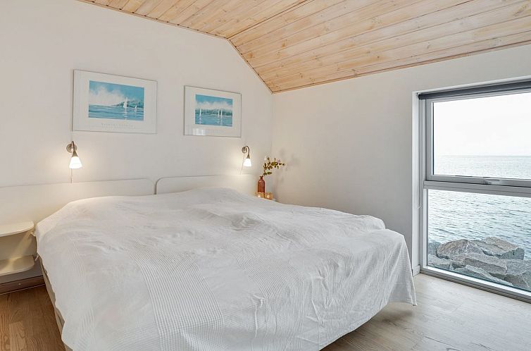 Vakantiehuis "Otis" - 10m from the sea