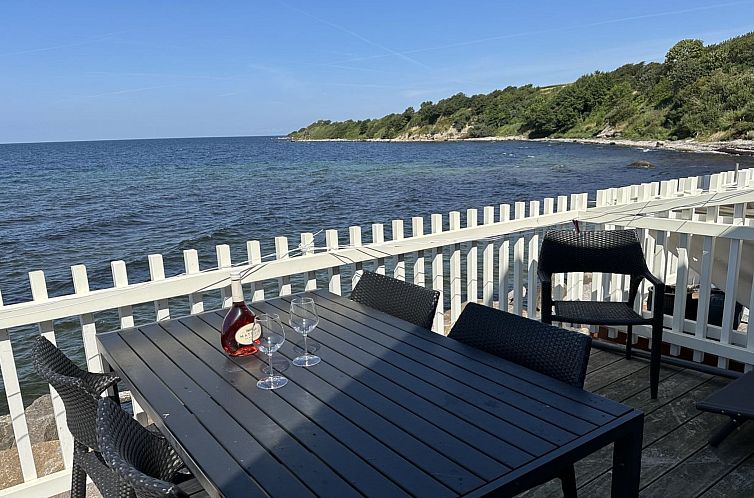 Vakantiehuis "Otis" - 10m from the sea