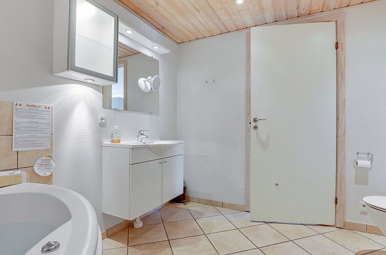 Vakantiehuis "Halldora" - 10m from the sea