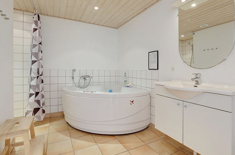 Vakantiehuis "Eija" - 5m from the sea