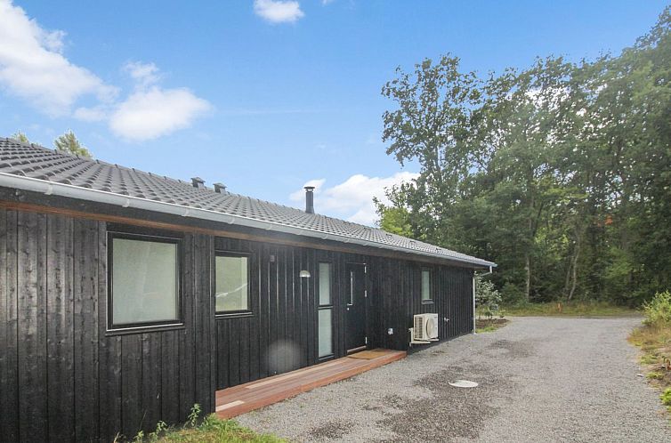 Vakantiehuis "Ellin" - 800m from the sea