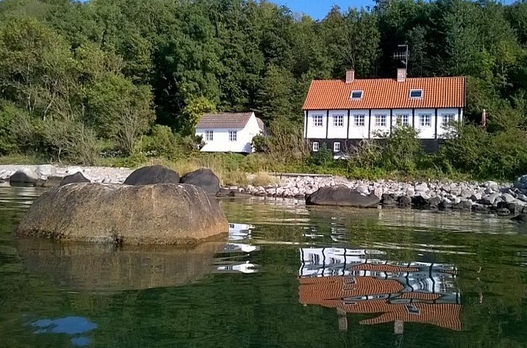 Guest house 29006258 - Holiday property Bornholm - Vakantiehuis "Asgot" - 15m from the sea