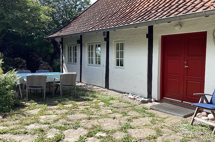 Vakantiehuis "Asgot" - 15m from the sea
