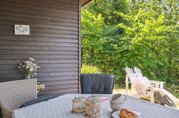 Vakantiehuis "Yasha" - 200m from the sea