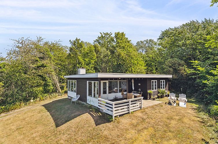 Vakantiehuis "Yasha" - 200m from the sea