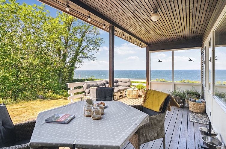 Vakantiehuis "Yasha" - 200m from the sea
