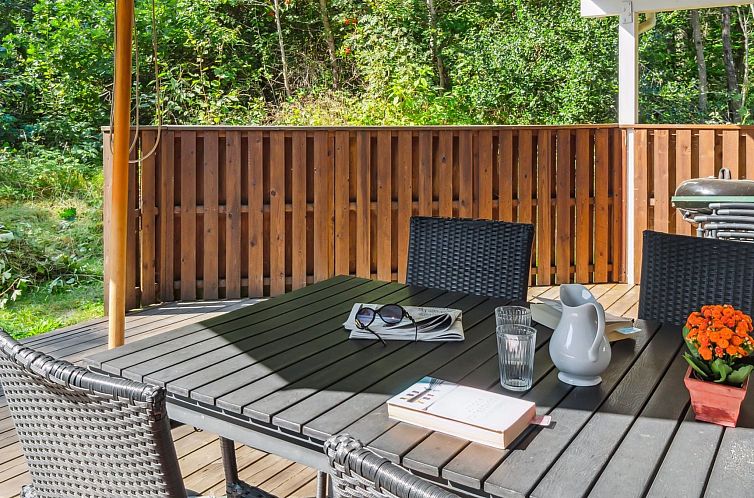 Vakantiehuis "Emmie" - 1.2km from the sea