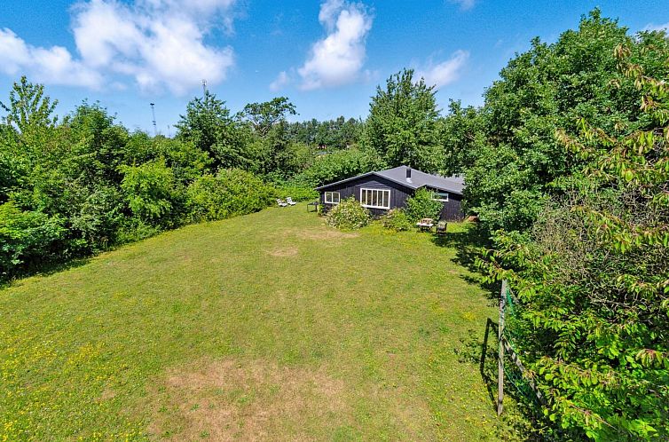 Vakantiehuis "Krister" - 900m from the sea