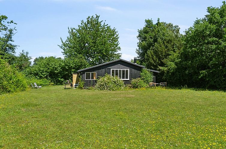 Vakantiehuis "Krister" - 900m from the sea