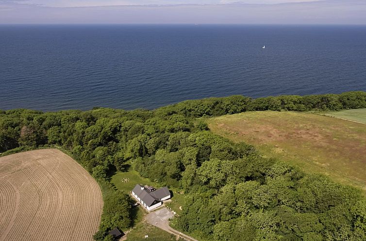 Vakantiehuis "Agir" - 200m from the sea