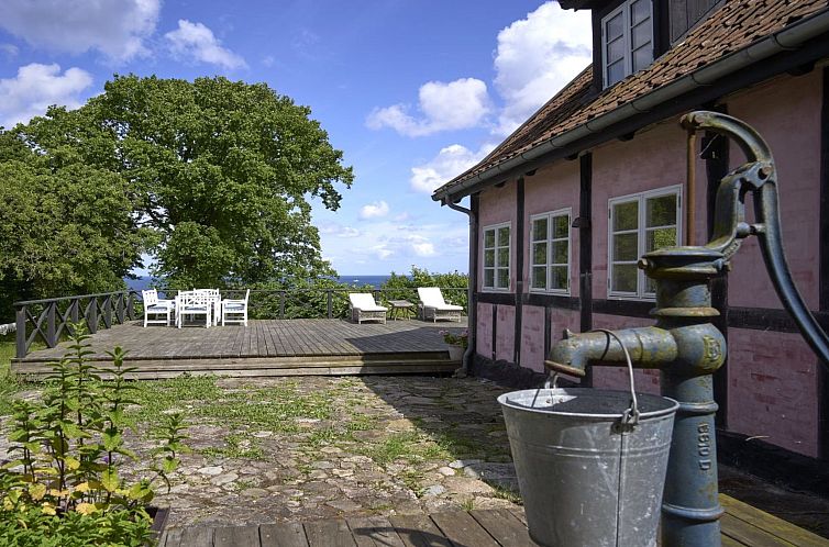 Vakantiehuis "Merrit" - 250m from the sea