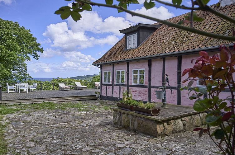 Vakantiehuis "Merrit" - 250m from the sea