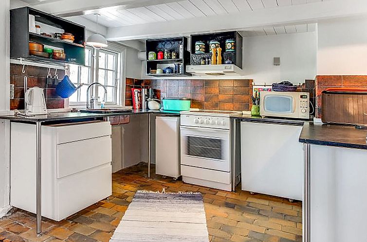 Vakantiehuis "Nyyrikki" - 100m from the sea