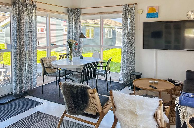 Vakantiehuis "Carlie" - 2.8km from the sea