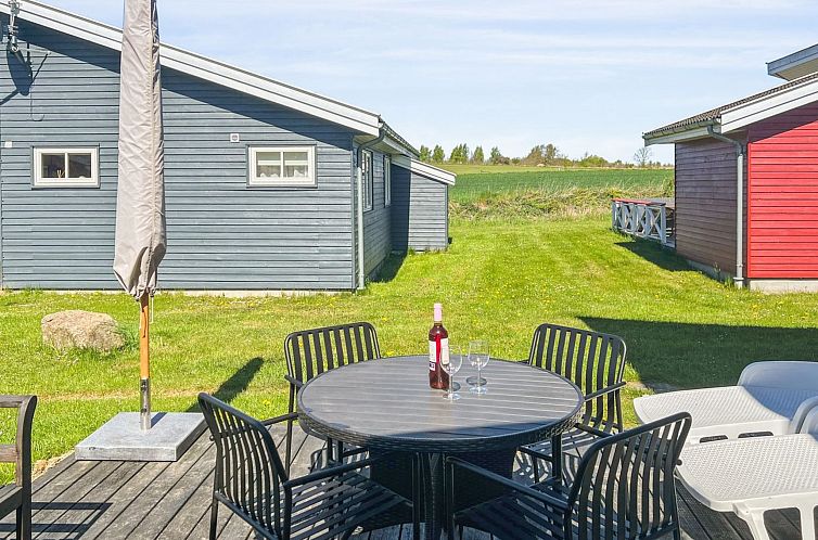 Vakantiehuis "Carlie" - 2.8km from the sea