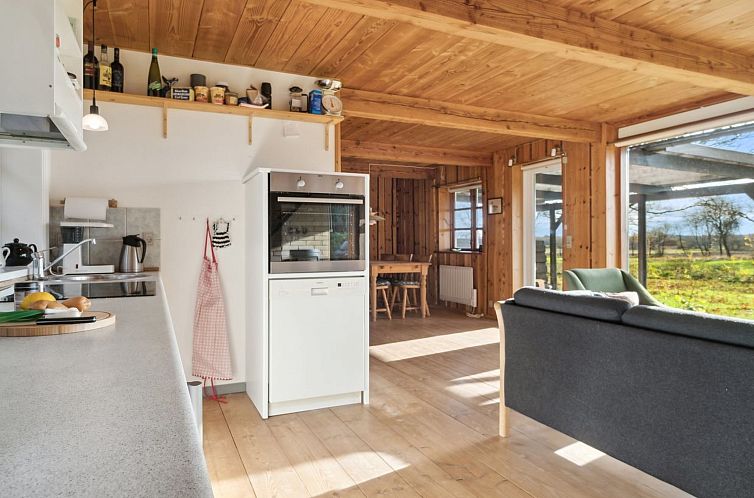 Vakantiehuis "Thana" - 8km from the sea