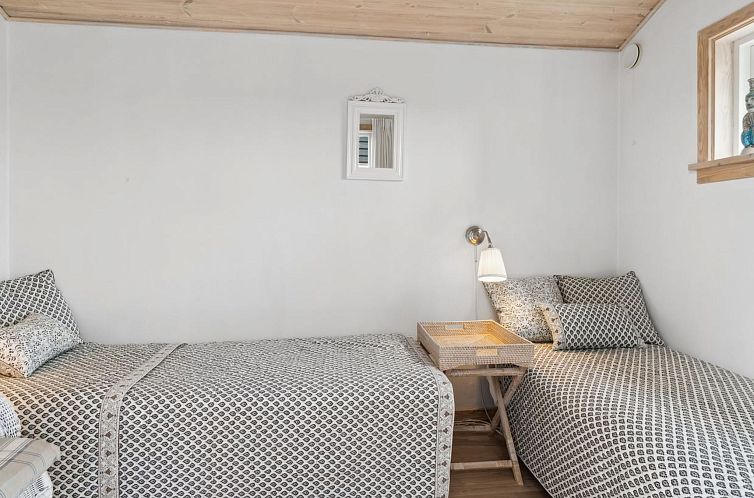 Vakantiehuis "Thana" - 8km from the sea