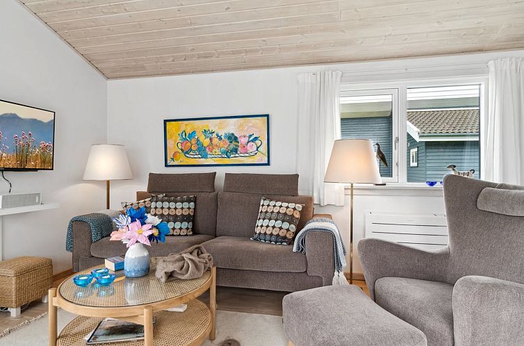 Vakantiehuis "Thana" - 8km from the sea