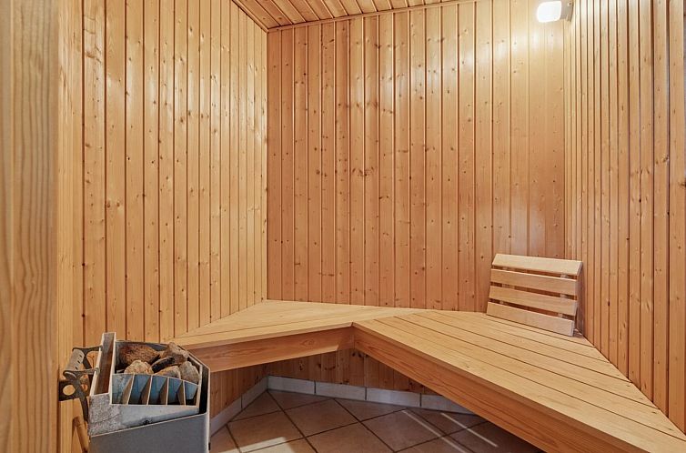 Vakantiehuis "Virpi" - 8km from the sea