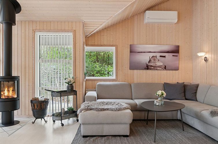 Vakantiehuis "Virpi" - 8km from the sea