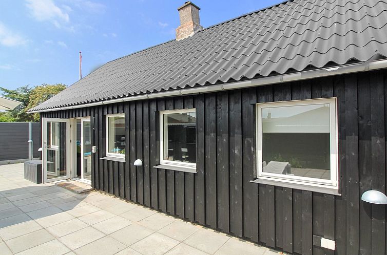 Vakantiehuis "Ulla" - 300m from the sea