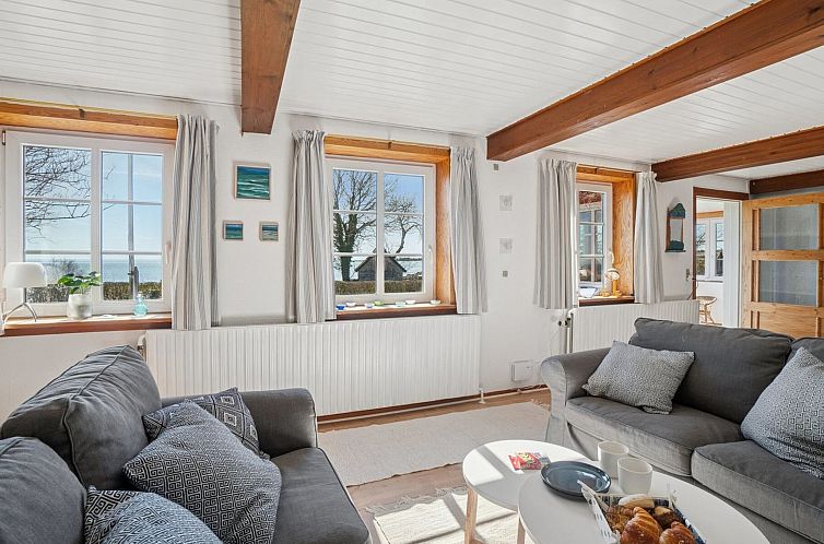 Vakantiehuis "Hakon" - 40m from the sea
