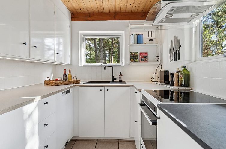 Vakantiehuis "Loke" - 300m from the sea