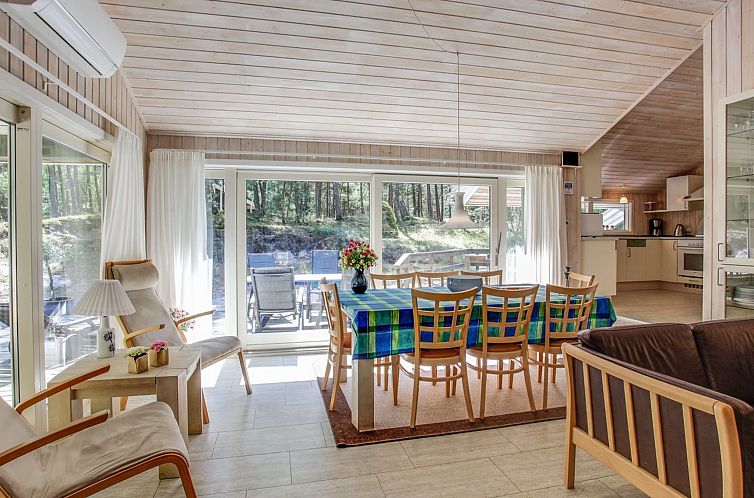 Vakantiehuis "Sylvia" - 900m from the sea