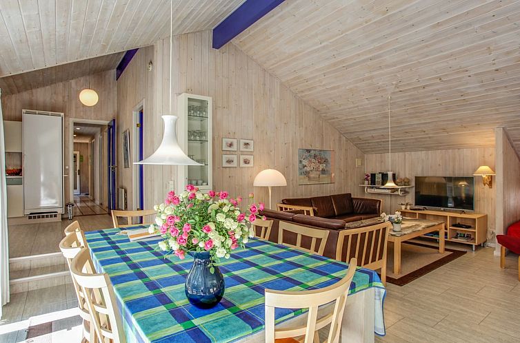 Vakantiehuis "Sylvia" - 900m from the sea