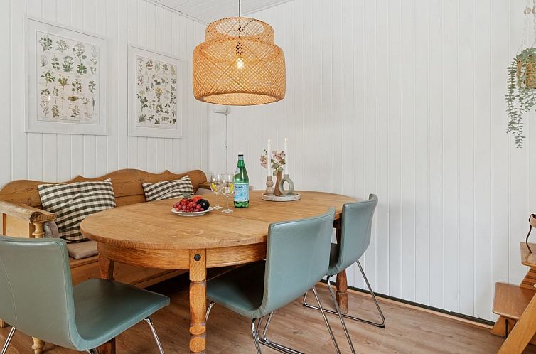 Vakantiehuis "Adelbrand" - 400m from the sea