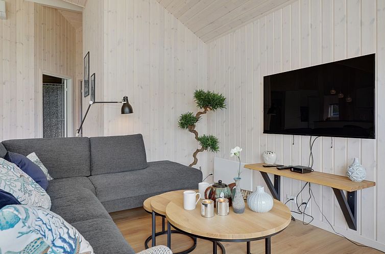 Vakantiehuis "Elza" - 800m from the sea