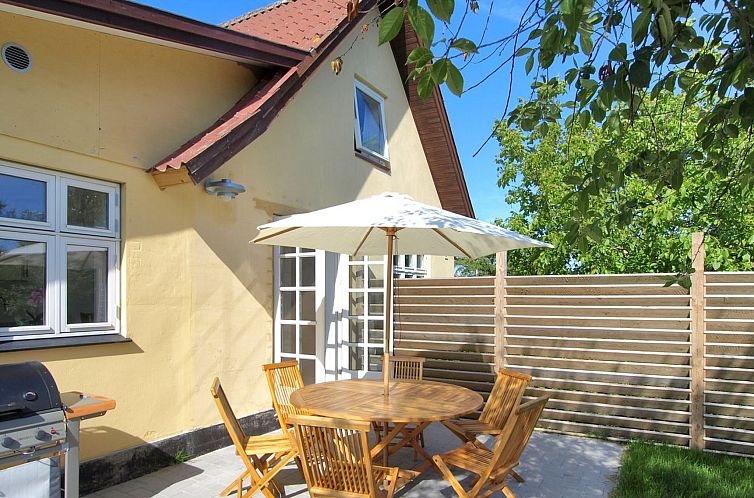 Vakantiehuis "Evert" - 250m from the sea