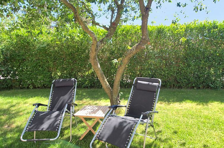 Vakantiehuis "Evert" - 250m from the sea