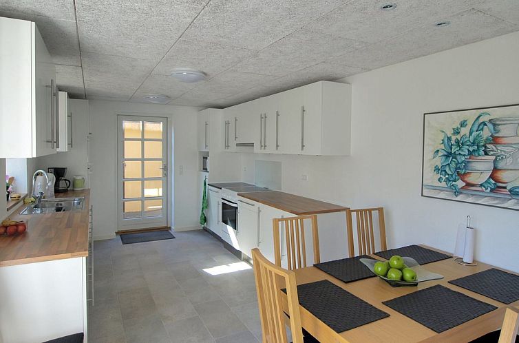 Vakantiehuis "Evert" - 250m from the sea