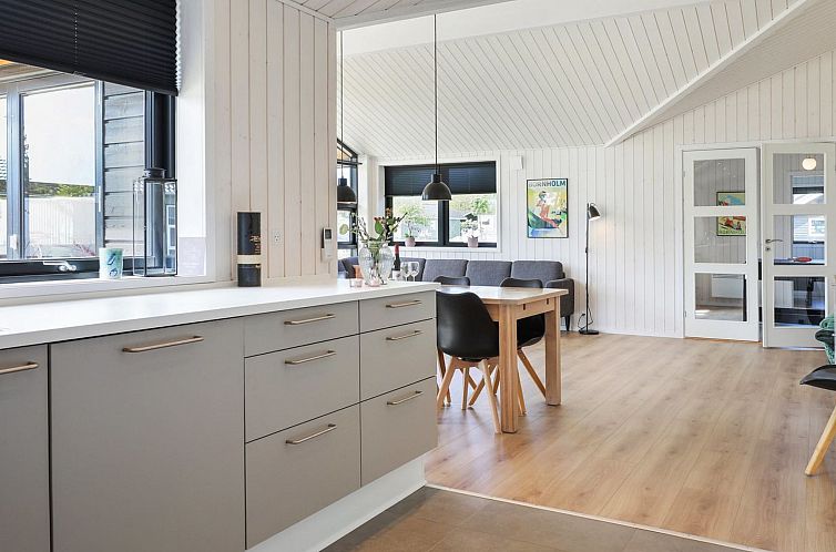 Vakantiehuis "Evert" - 250m from the sea