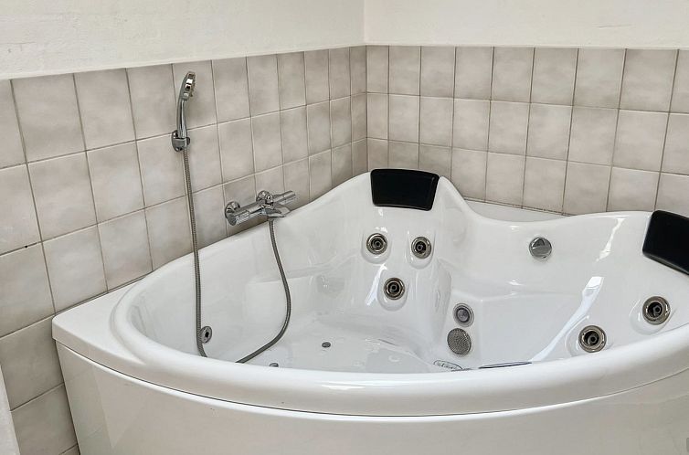 Vakantiehuis "Ila" - 500m from the sea