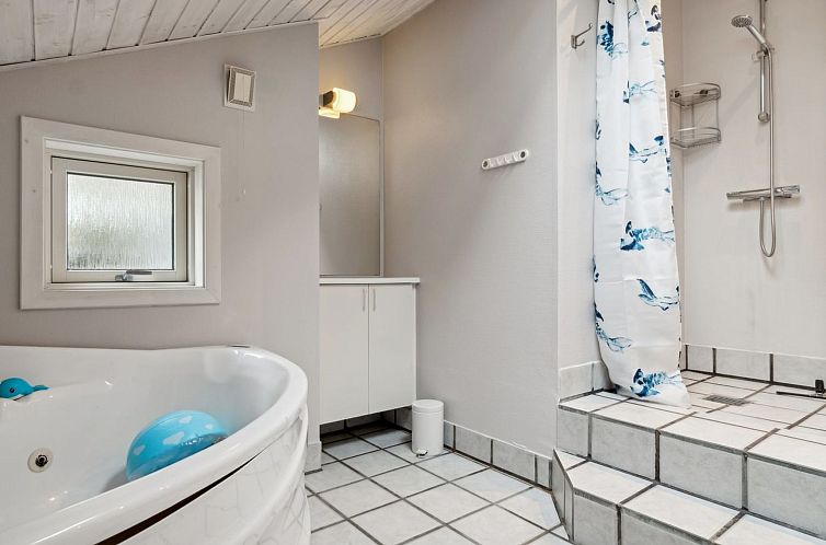 Vakantiehuis "Fredsine" - 1.2km from the sea