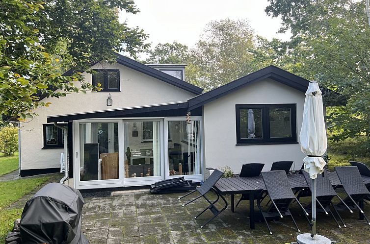 Vakantiehuis "Kirsi" - 200m from the sea