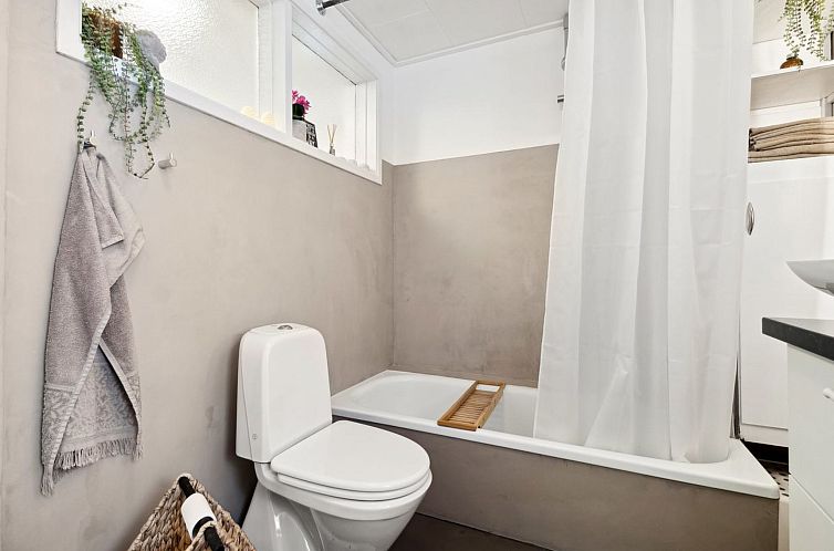 Vakantiehuis "Kirsi" - 200m from the sea