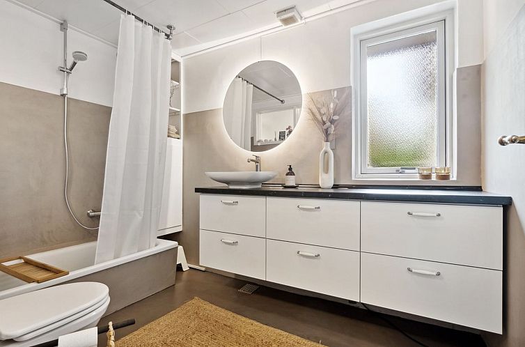 Vakantiehuis "Kirsi" - 200m from the sea