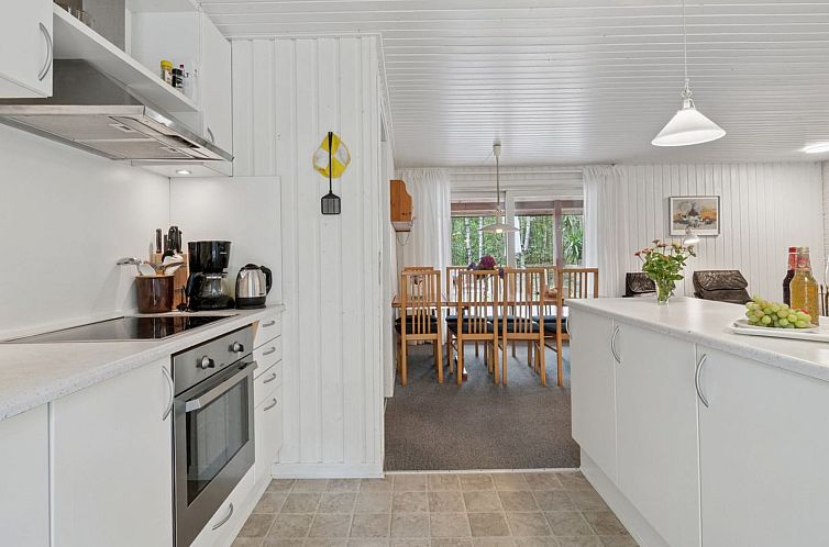 Vakantiehuis "Kirsi" - 200m from the sea
