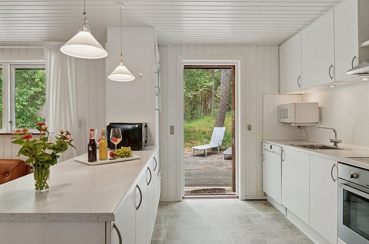 Vakantiehuis "Kirsi" - 200m from the sea