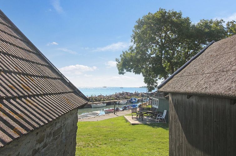 Vakantiehuis "Kirsi" - 200m from the sea