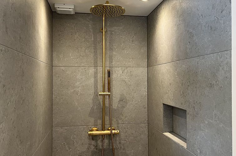 Vakantiehuis "Elsia" - 280m from the sea