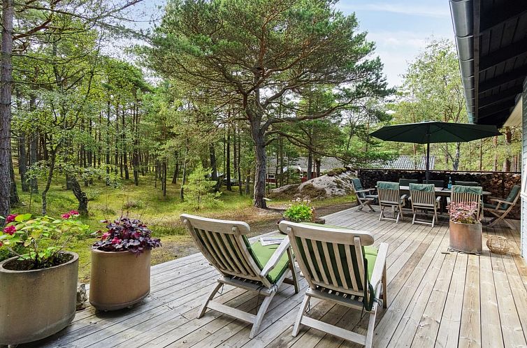 Vakantiehuis "Elsia" - 280m from the sea