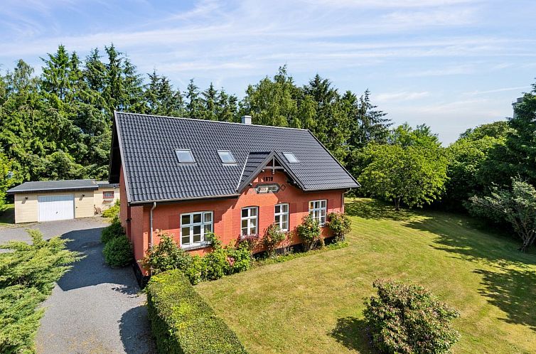 Vakantiehuis "Marit" - 1.5km from the sea