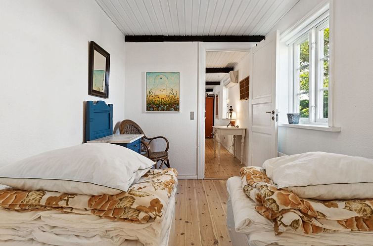 Vakantiehuis "Héléne" - 2.4km from the sea