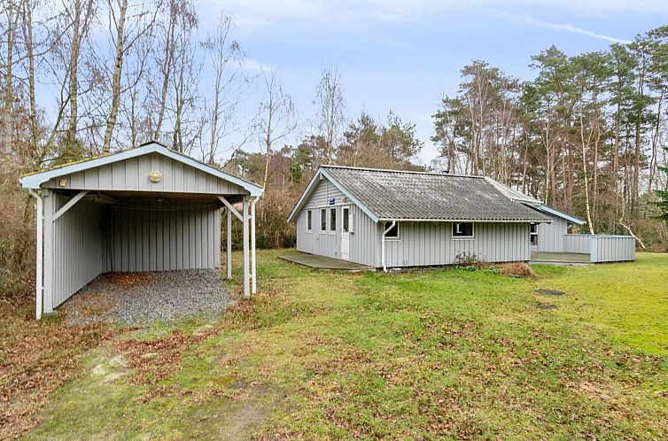 Vakantiehuis "Agnesa" - 700m from the sea