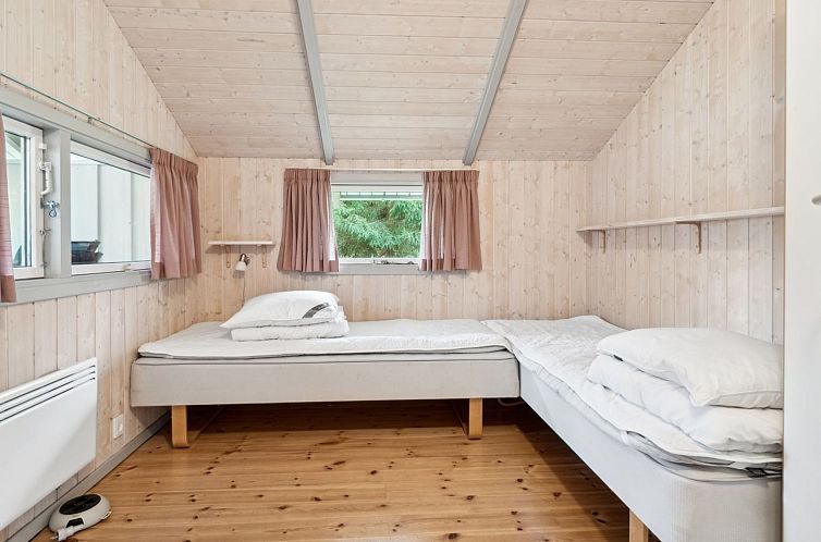 Vakantiehuis "Agnesa" - 700m from the sea